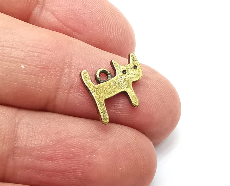 5 Cat Charms Antique Bronze Plated Charms (12x11mm) G33341