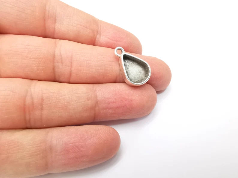 5 Drop Pendant Blanks, Resin Bezel Bases, Mosaic Mountings, Dry flower Frame, Polymer Clay base, Antique Silver Plated (14x10mm) G33348