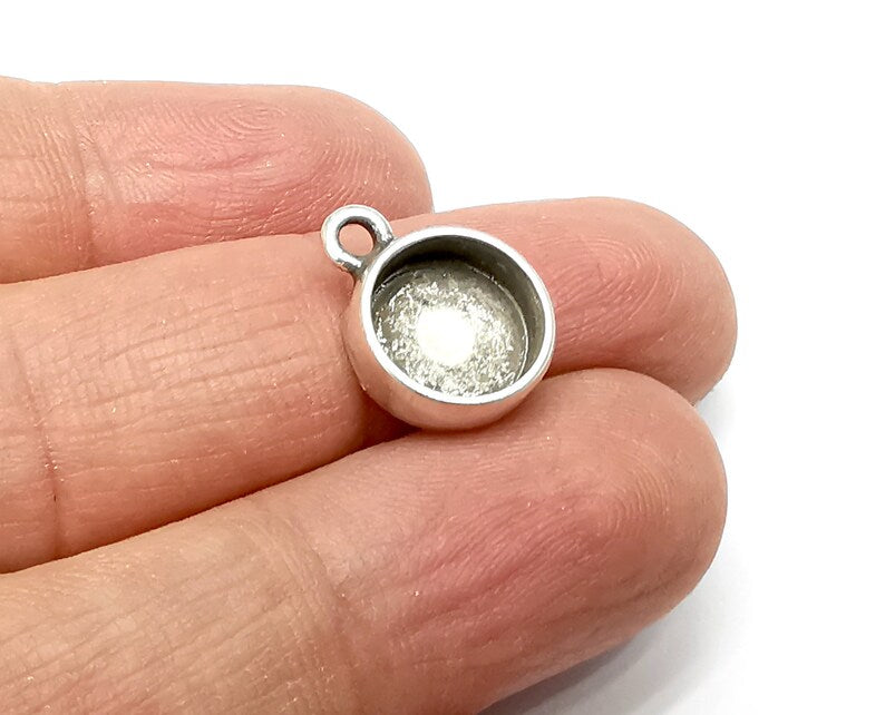 5 Round Pendant Blanks, Resin Bezel Base, Mosaic Mountings, Antique Silver Plated (10mm Blank Size) G33295