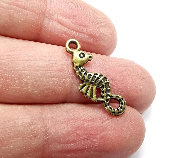 5 Seahorse Charms, Antique Bronze Plated Charms (25x8mm) G33405