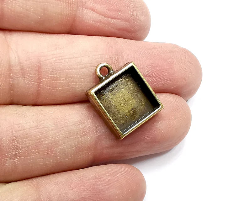 4 Square Pendant Blanks, Resin Bezel Bases, Mosaic Mountings, Dry flower Frame, Polymer Clay base, Antique Bronze Plated (12mm) G33408