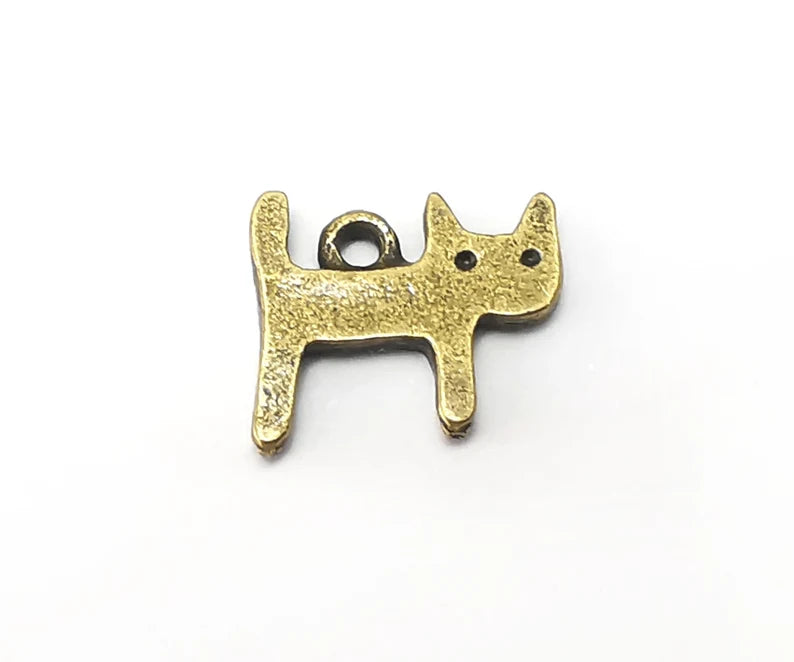 5 Cat Charms Antique Bronze Plated Charms (12x11mm) G33341