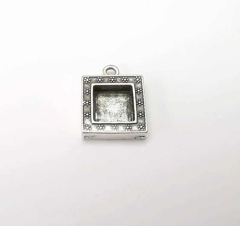 2 Square Pendant Blanks, Resin Bezel Bases, Mosaic Mountings, Dry flower Frame, Polymer Clay base, Antique Silver Plated (10mm) G33431