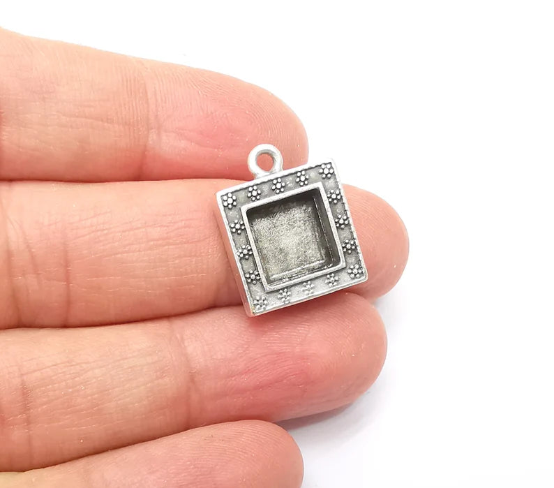 2 Square Pendant Blanks, Resin Bezel Bases, Mosaic Mountings, Dry flower Frame, Polymer Clay base, Antique Silver Plated (10mm) G33431