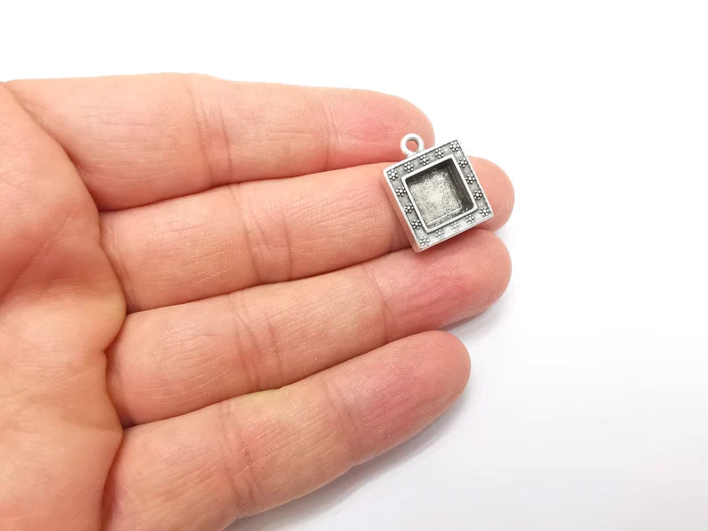 2 Square Pendant Blanks, Resin Bezel Bases, Mosaic Mountings, Dry flower Frame, Polymer Clay base, Antique Silver Plated (10mm) G33431