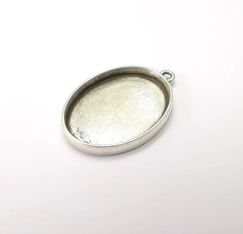 Oval Pendant Blanks, Resin Bezel Bases, Mosaic Mountings, Dry flower Frame, Polymer Clay base, Antique Silver Plated (30x22mm) G33432