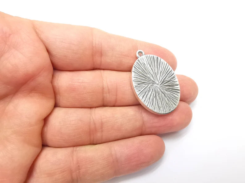 Oval Pendant Blanks, Resin Bezel Bases, Mosaic Mountings, Dry flower Frame, Polymer Clay base, Antique Silver Plated (30x22mm) G33432