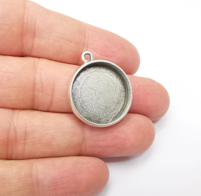 Round Pendant Blanks, Resin Bezel Bases, Mosaic Mountings, Dry flower Frame, Polymer Clay base, Antique Silver Plated (22mm) G33435