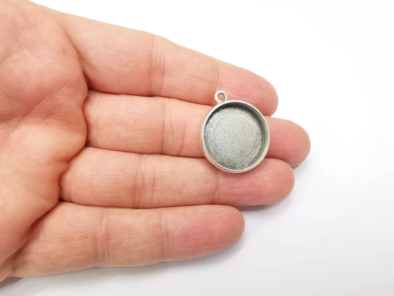 Round Pendant Blanks, Resin Bezel Bases, Mosaic Mountings, Dry flower Frame, Polymer Clay base, Antique Silver Plated (22mm) G33435