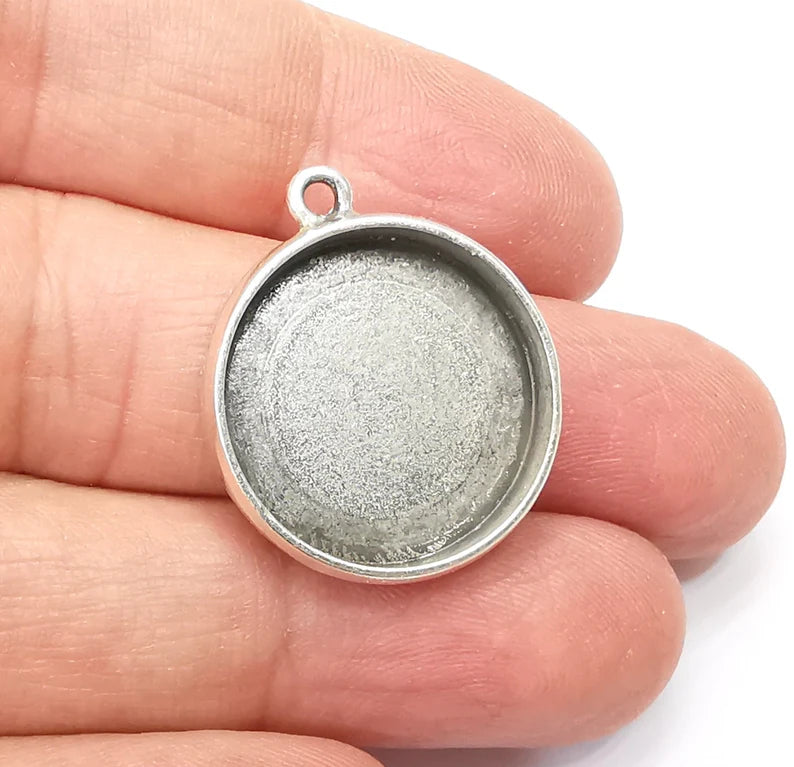 Round Pendant Blanks, Resin Bezel Bases, Mosaic Mountings, Dry flower Frame, Polymer Clay base, Antique Silver Plated (22mm) G33435
