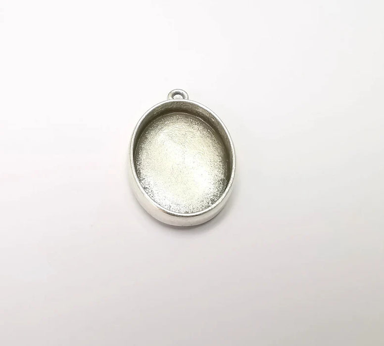 Oval Pendant Blanks, Resin Bezel Bases, Mosaic Mountings, Dry flower Frame, Polymer Clay base, Antique Silver Plated (25x18mm) G33437