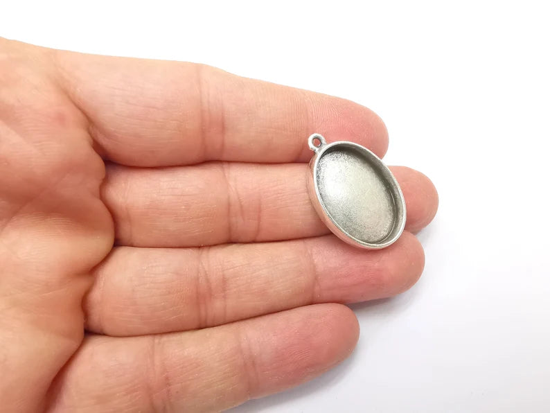 Oval Pendant Blanks, Resin Bezel Bases, Mosaic Mountings, Dry flower Frame, Polymer Clay base, Antique Silver Plated (25x18mm) G33437
