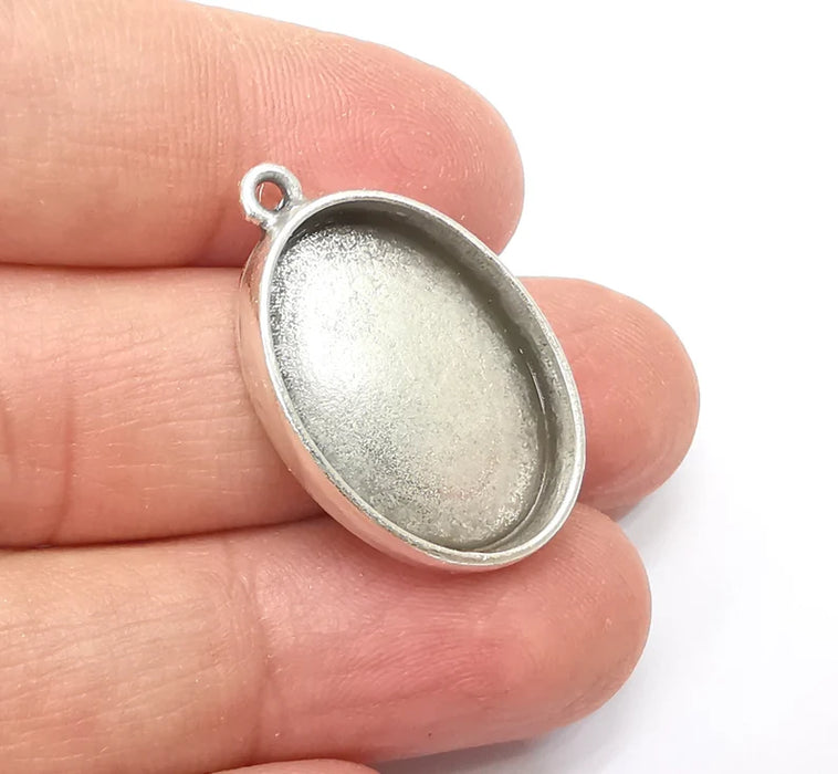 Oval Pendant Blanks, Resin Bezel Bases, Mosaic Mountings, Dry flower Frame, Polymer Clay base, Antique Silver Plated (25x18mm) G33437