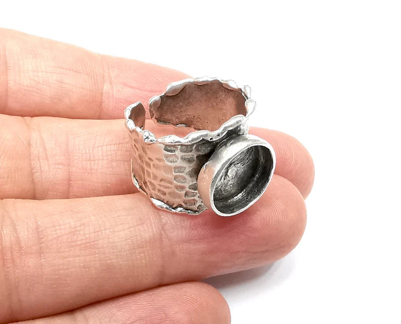 Hammered Tube Ring Blank Setting, Cabochon Mounting, Adjustable Resin Ring Base Bezels, Antique Silver Plated (12mm round bezel) G33390