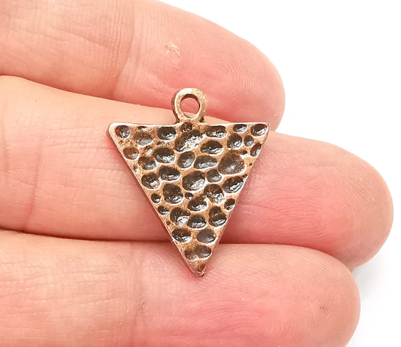 4 Hammered Triangle Charms Antique Copper Plated Charms (24x21mm) G33488