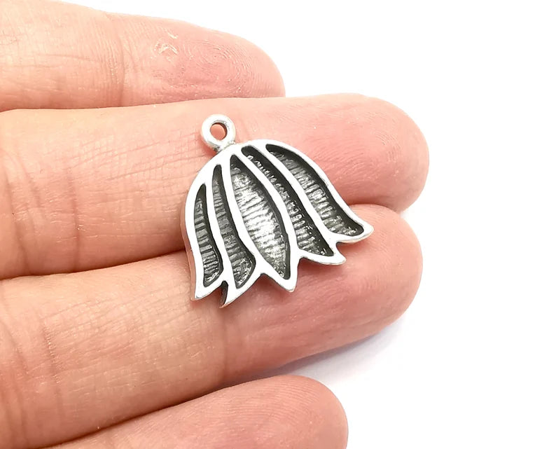 4 Flower Charms Antique Silver Plated Charms (23x22mm) G33493