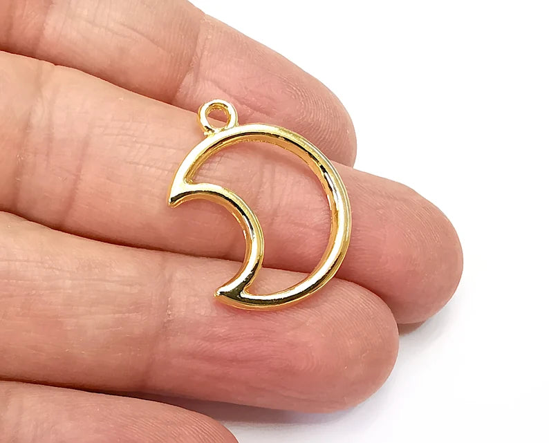 Crescent Moon Charms Gold Plated Charm (26x20mm) G33427