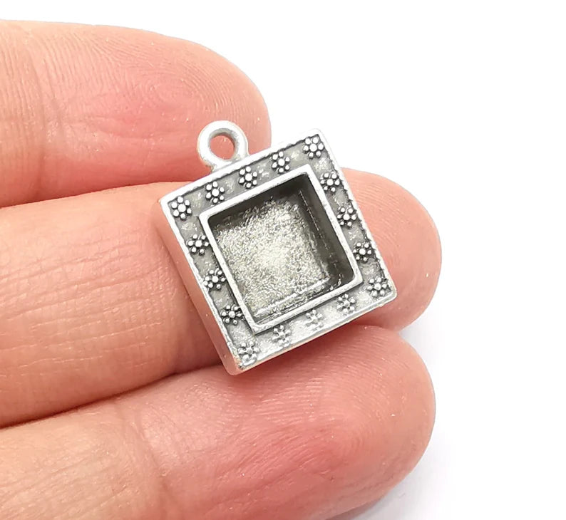 2 Square Pendant Blanks, Resin Bezel Bases, Mosaic Mountings, Dry flower Frame, Polymer Clay base, Antique Silver Plated (10mm) G33431