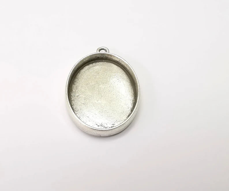 Oval Pendant Blanks, Resin Bezel Bases, Mosaic Mountings, Dry flower Frame, Polymer Clay base, Antique Silver Plated (30x22mm) G33432