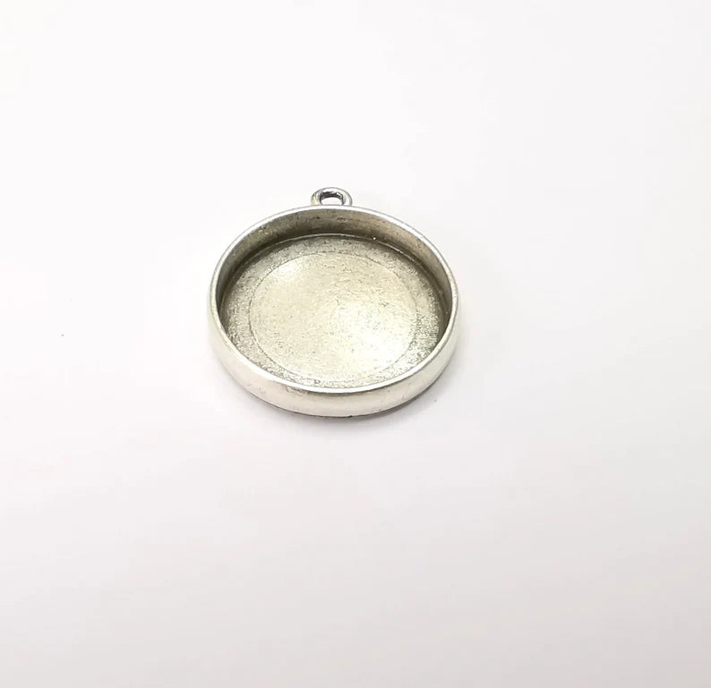 Round Pendant Blanks, Resin Bezel Bases, Mosaic Mountings, Dry flower Frame, Polymer Clay base, Antique Silver Plated (22mm) G33435