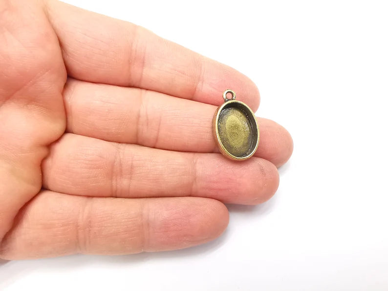 Oval Charm Bezel, Resin Blank, inlay Mounting, Mosaic Pendant Frame, Cabochon Base,Dry Flower Setting,Antique Bronze Plated (18x13mm) G33436