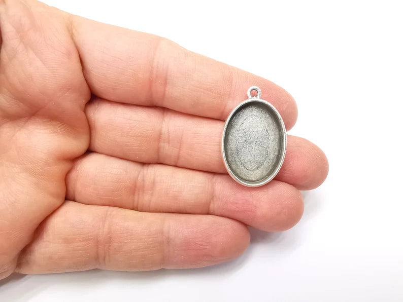 Oval Pendant Blanks, Resin Bezel Bases, Mosaic Mountings, Dry flower Frame, Polymer Clay base, Antique Silver Plated (25x18mm) G33437