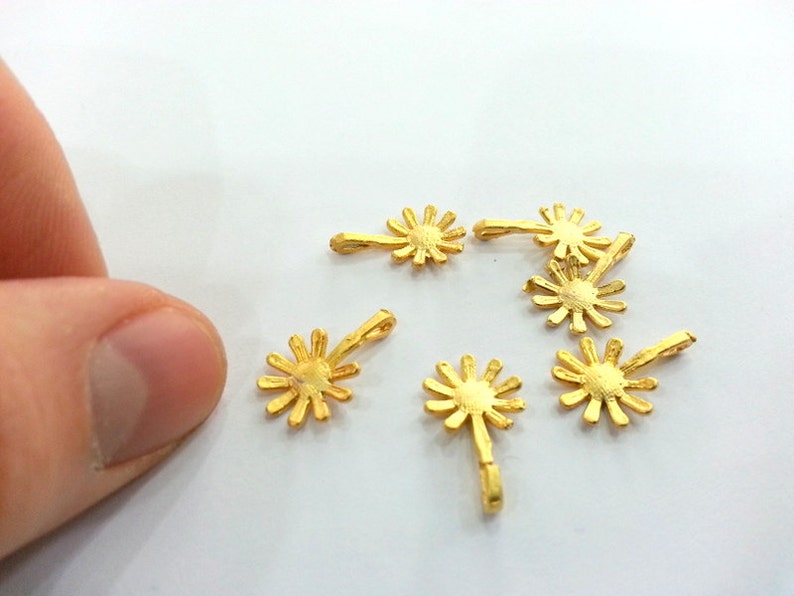 4 Gold Charms Sunflower Charms , Gold Plated Brass (18x12 mm) G25641