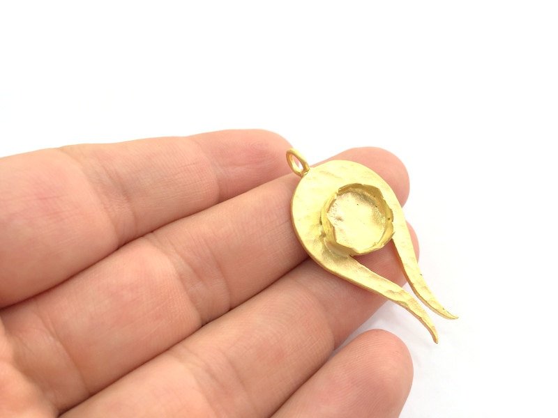 Gold Plated Brass Hammered  Pendant Setting Mountings Blanks  ( 12mm blank )   G6056