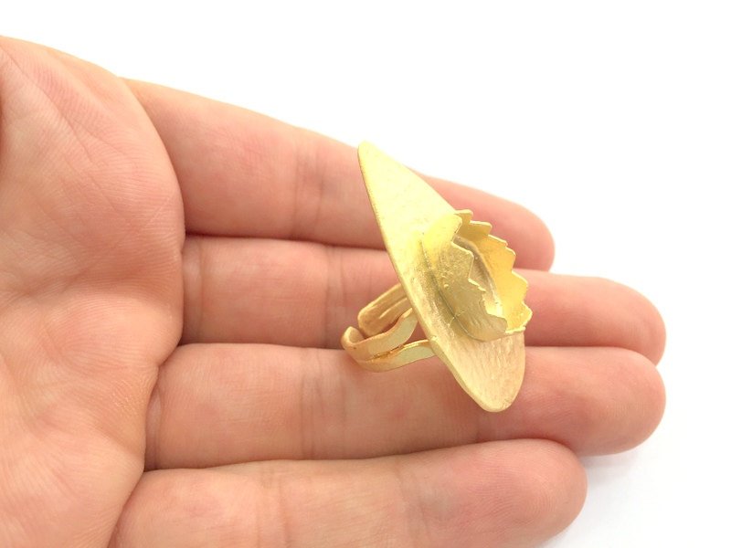 Adjustable Hammered Ring Blank, (18x13mm drop blank )  Gold Plated Brass G6077