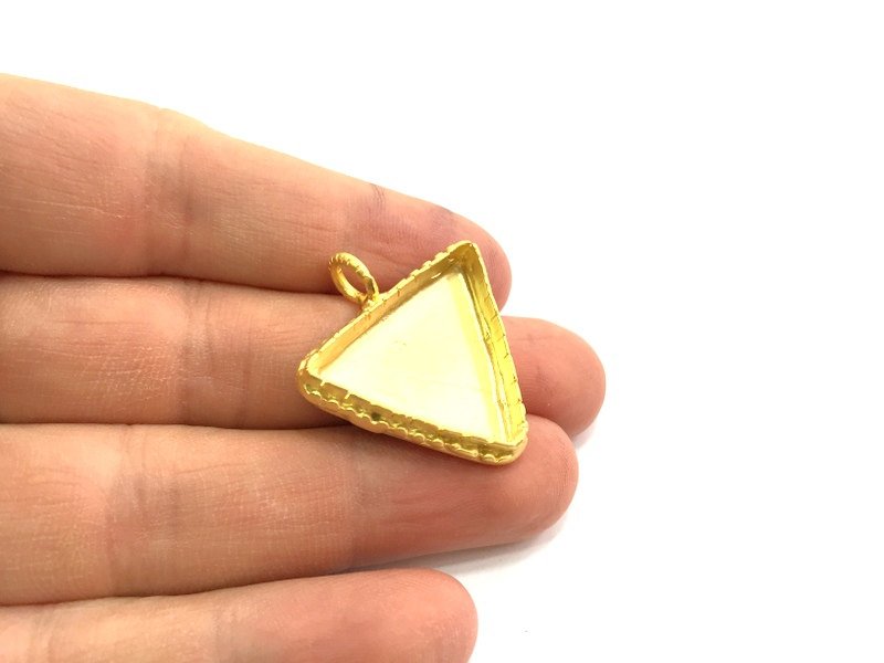 Gold Plated Brass Mountings ,  Blanks   (25x25x25 mm triangle blank) G5826