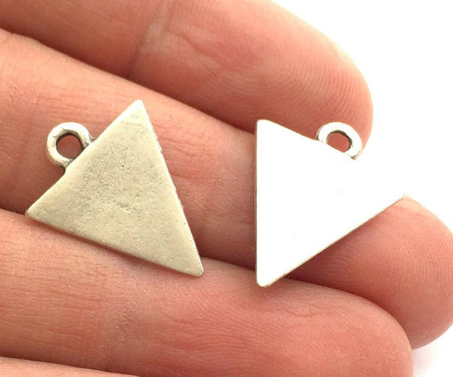 10 Silver Charms Triangle Charms Antique Silver Plated  Charms  10 Pcs (22x16mm) G5844