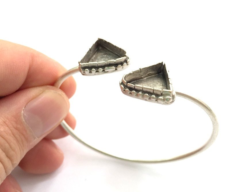Adjustable Bracelet Blank Findings (15mm Triangle  Blank) , Antique Silver Plated Brass G5980