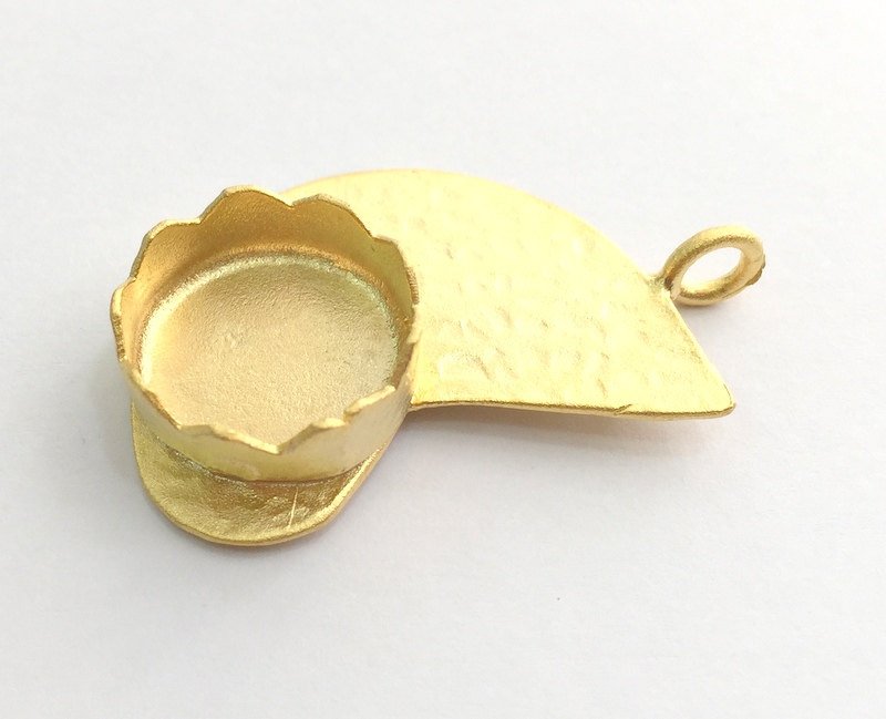 Gold Plated Brass Hammered  Pendant Setting Mountings Blanks  (12mm blank )  Gold Plated Brass G6045