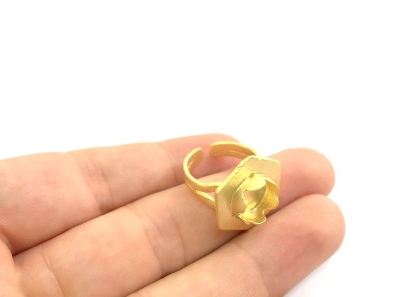 Adjustable Hammered Ring Blank, (10mm blank )  Gold Plated Brass G6078