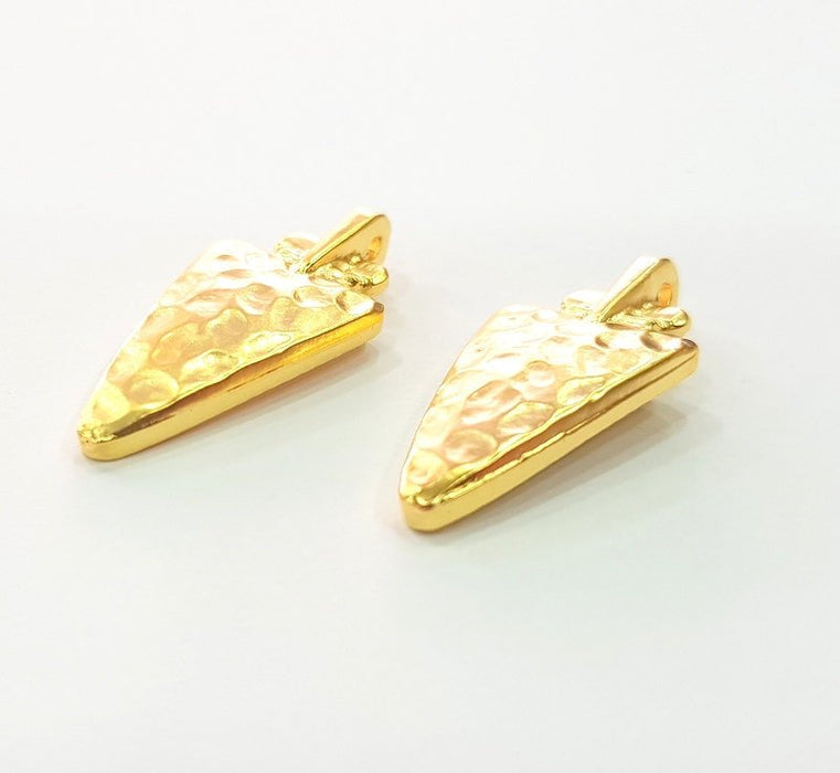 2 Triangle Charms Gold Plated Hammered Charms (33x15mm) G6232