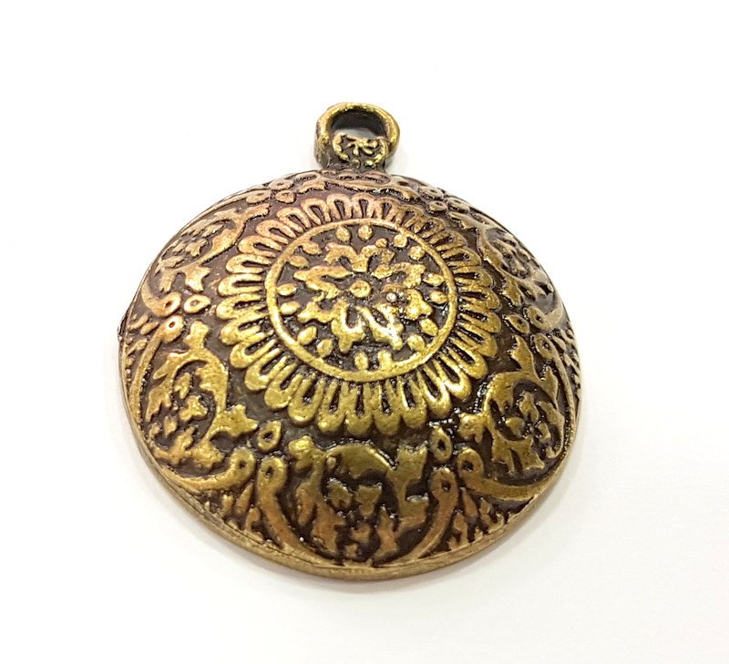 Antique Bronze Medallion Pendant (35mm) G9785