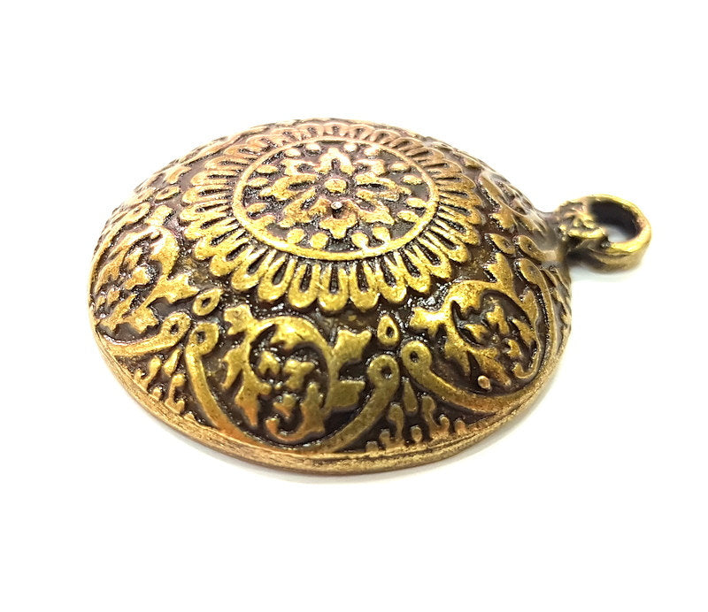 Antique Bronze Medallion Pendant (35mm) G9785