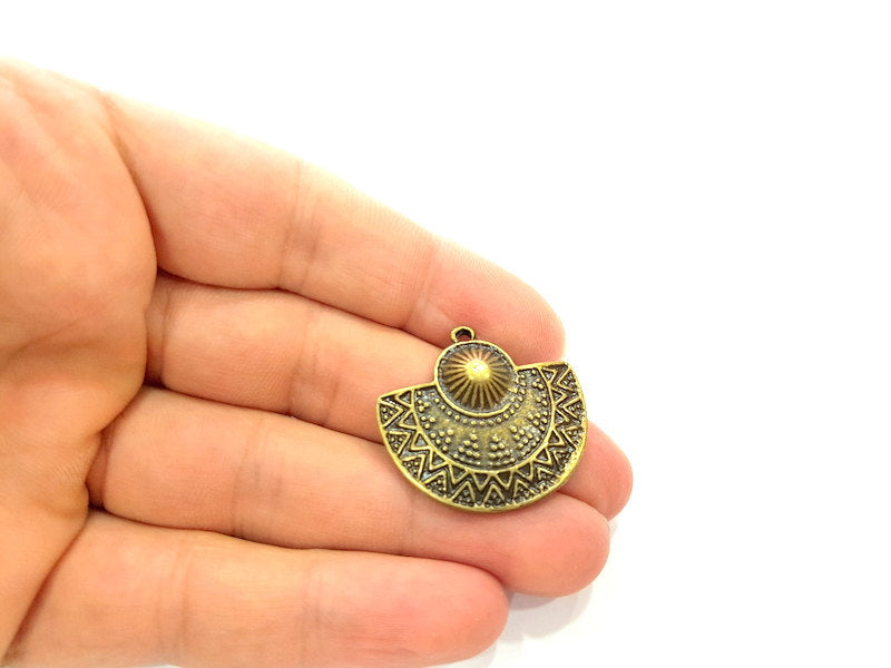 2 Antique Bronze Pendant  (32x30mm) G6321