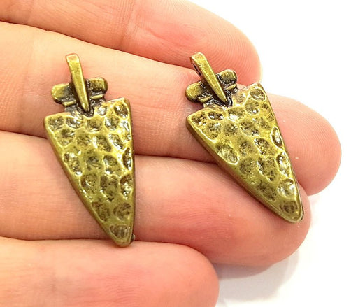 4 Antique Bronze Hammered Triangle Charms Pendant   (30x15mm)  G6364