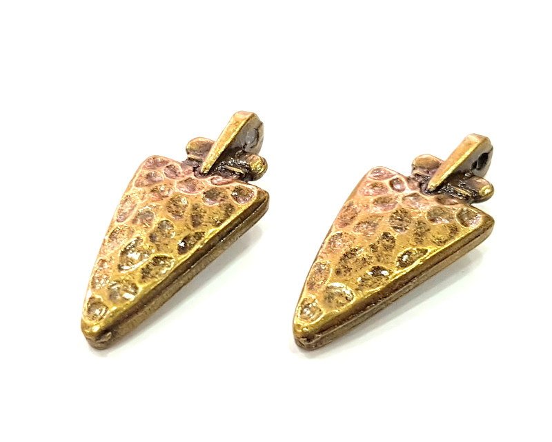 4 Antique Bronze Hammered Triangle Charms Pendant   (30x15mm)  G6364