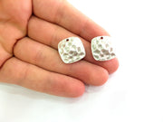 10 Silver Charms Antique Silver Plated Hammered Pendants  (20mm) Antique Silver Plated Metal  G11214