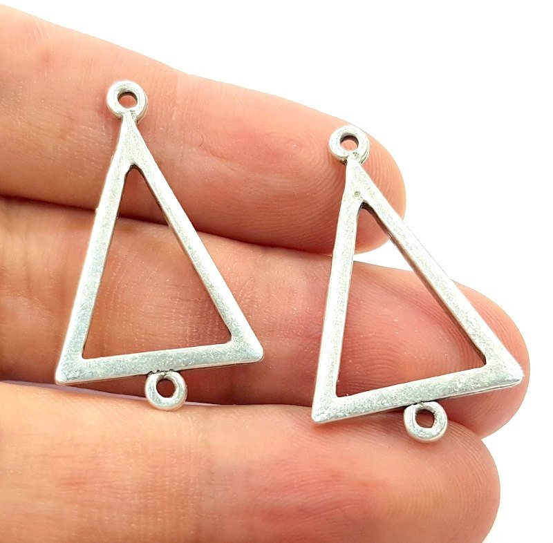 4 Pcs Antique Silver Plated Geometric Triangle Pendants (34x21mm) Antique Silver Plated Metal  G6116