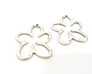 2 Pcs Antique Silver Plated Hammered Pendants (42x35mm) Antique Silver Plated Metal  G13610