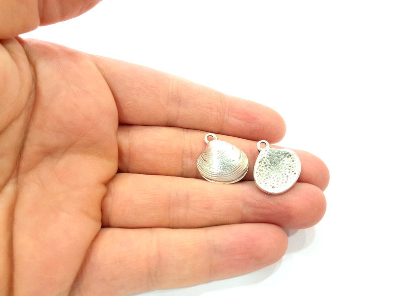4 Oyster Charms Shell Charm Mussel Charms Sea Ocean Antique Silver Sea Shell Charms  4 Pcs (20x20mm) Antique Silver Plated Metal  G6423