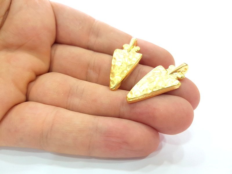 2 Triangle Charms Gold Plated Hammered Charms (33x15mm) G6232