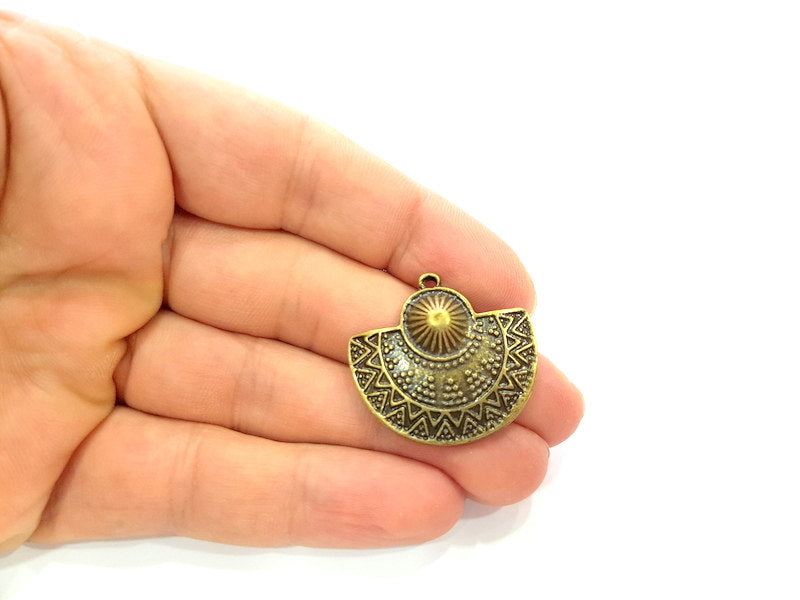 2 Antique Bronze Pendant  (32x30mm) G6321