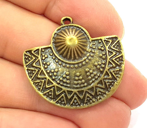 2 Antique Bronze Pendant  (32x30mm) G6321