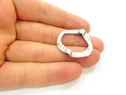 4 Silver Pendant Antique Silver Plated Circle Pendants (30x27mm)  G15932