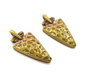4 Antique Bronze Hammered Triangle Charms Pendant   (30x15mm)  G6364