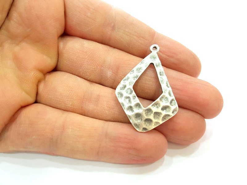 2 Silver Pendant Antique Silver Plated Hammered Pendant (38x27mm) G6943